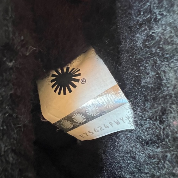 UGG AUSTRALIA Classic II Boot kids size 1 - Picture 9 of 10